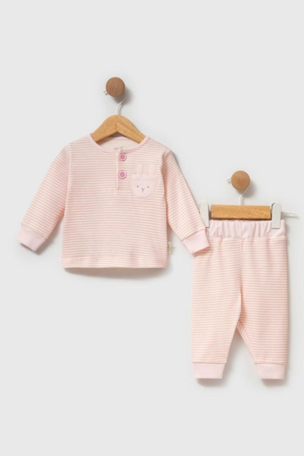Çizgili Tavşan Cepli Kız Bebek Takımı Pembe – Üst & Pantolon | 0-12 Ay
