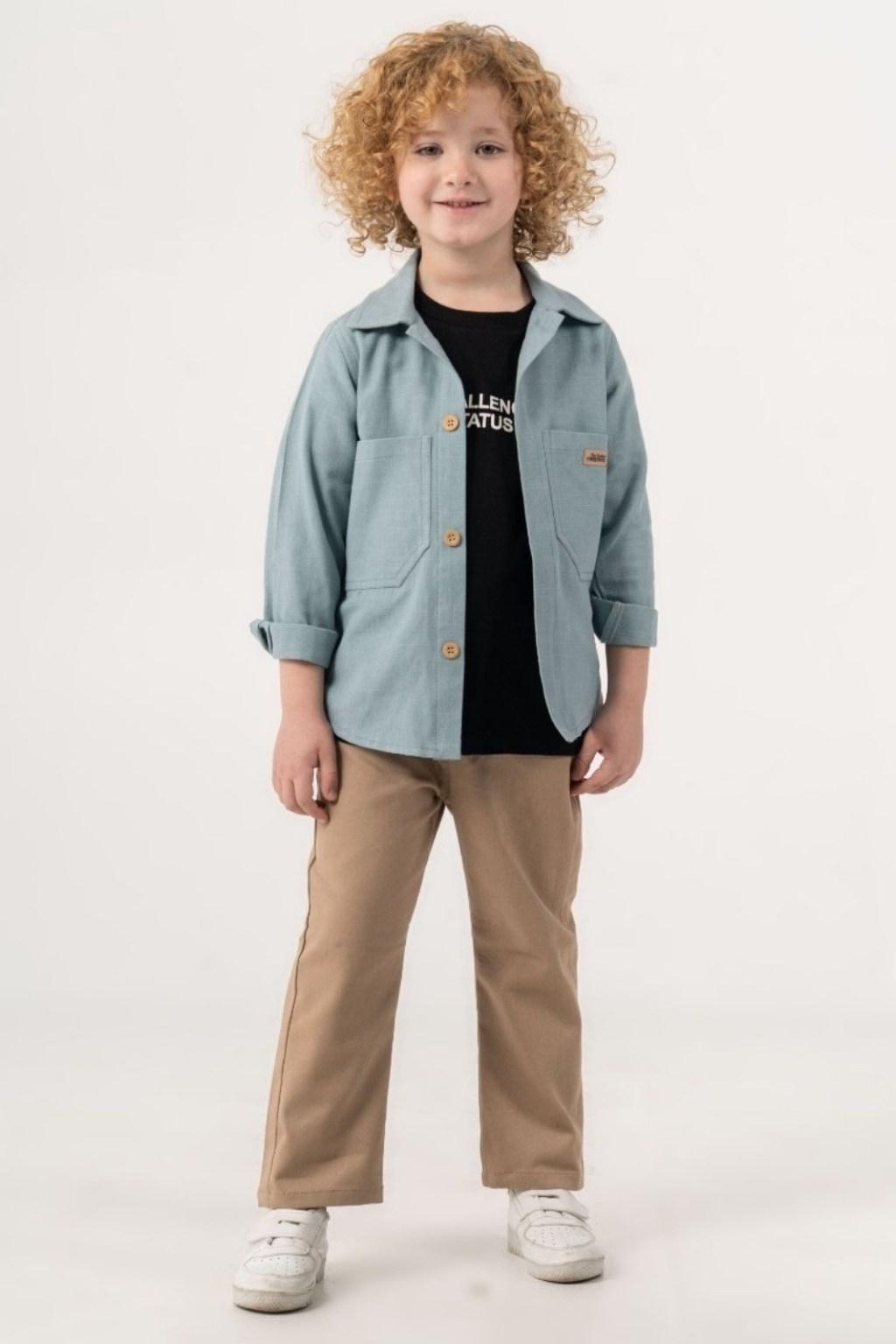 5-8 Yaş Erkek Çocuk 3’lü Takım – Mint Gömlek Ceket, Siyah Tişört, Bej Pantolon