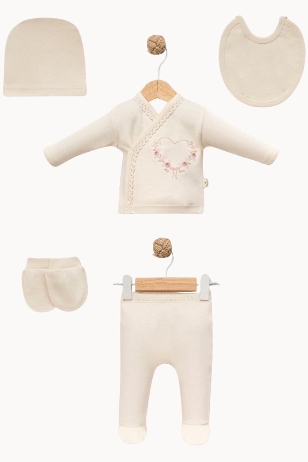 Kız Bebek 5’li Hastane Çıkışı Seti – Nakışlı Kalp Detaylı